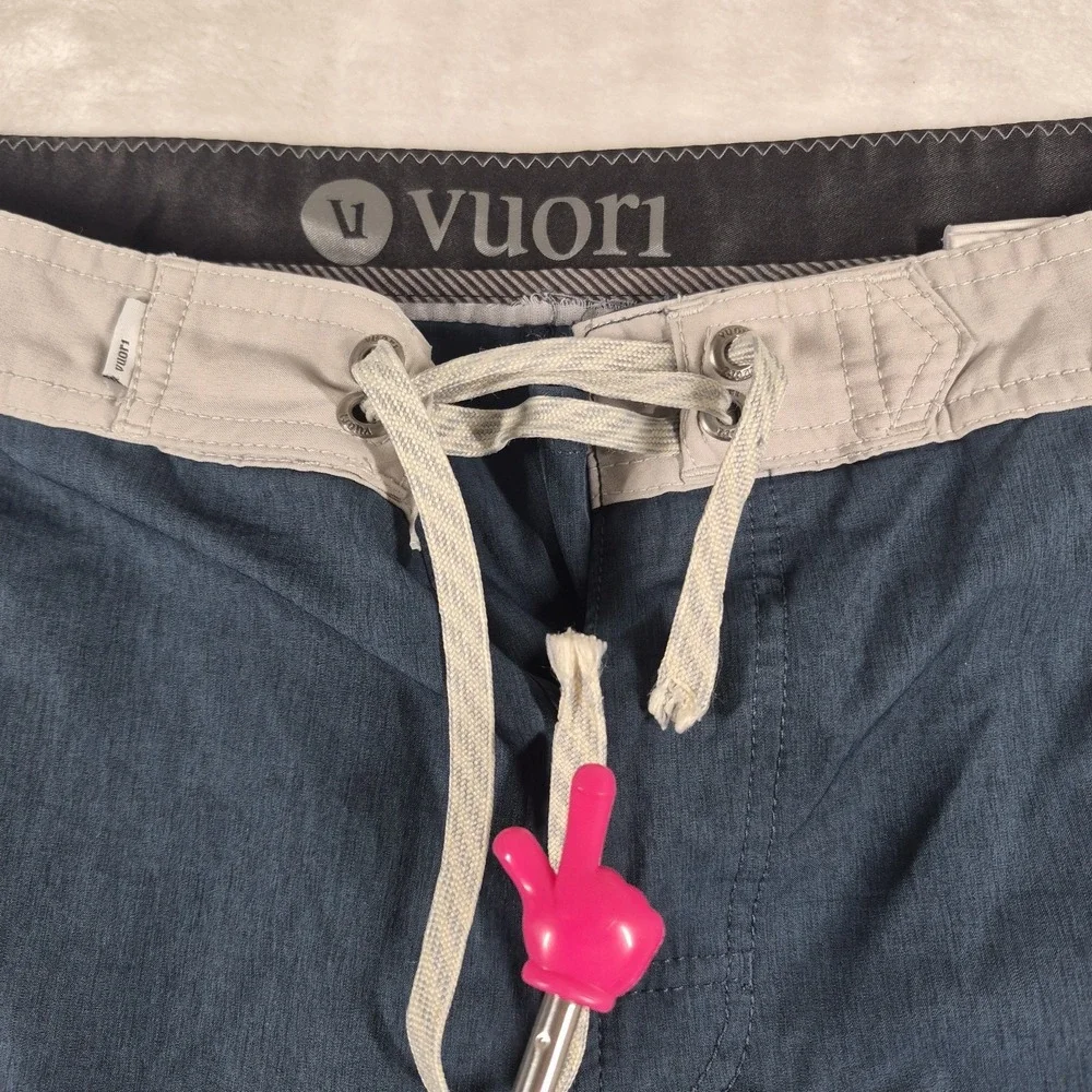 Vuori Cruise Board Shorts Men's 33 Gray Blue Swim Trunks Hybrid Beach Pool V314